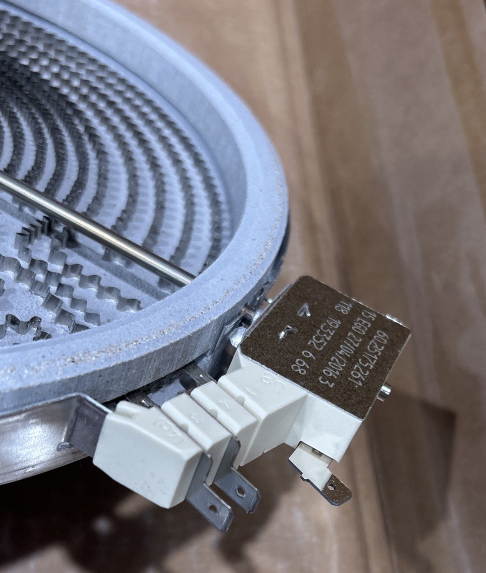 316282000 Unused Frigidaire Electrolux OEM Range Stove Radiant Surface Element