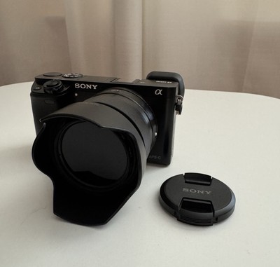 Sony A6000 with E 35mm OSS Lens (COMBO)