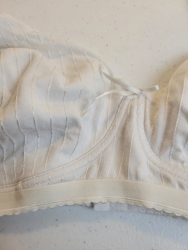 Винтажный бюстгальтер лучшей формы в белую полоску с мягкой чашечкой и легкой подкладкой без проволоки размер 40D - Изображение 3 из 4