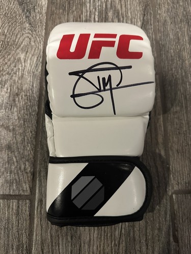 IAN GARRY SIGNED UFC GLOVE JSA COA AUTO MMA AUTOGRAPHED FIGHTER THE FUTURE RARE - Picture 2 of 3