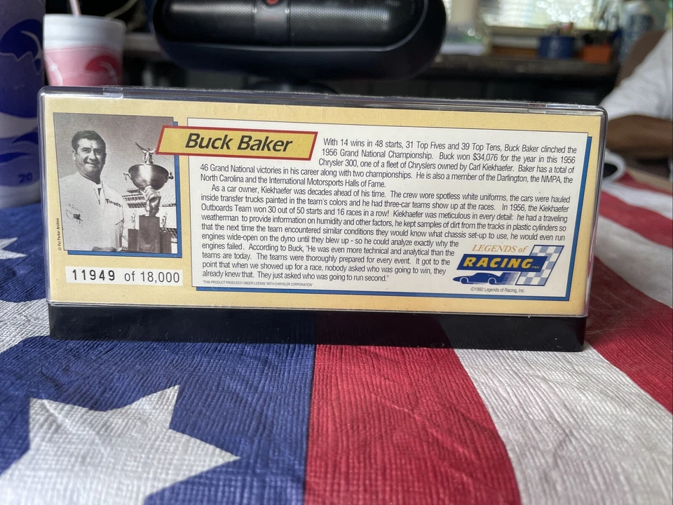 LEGENDS OF RACING 1:43 BUCK BAKER 300-B 1956 CHRYSLER 300 LTD Edition Foto 3 de 3