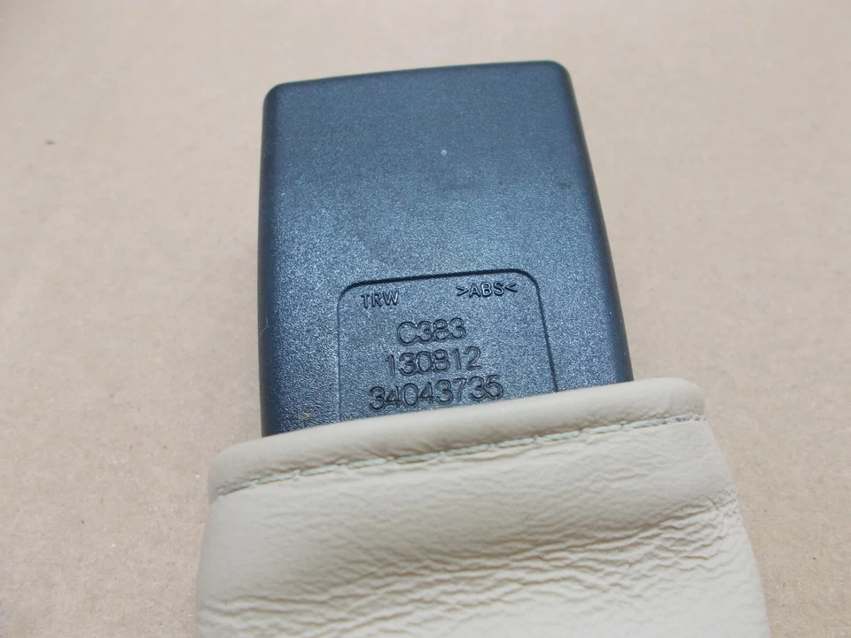 Ferrari 458 Spider 2012 (tipo 142) cinturón de seguridad del conductor tallo con moldura de cuero Foto 2 de 4