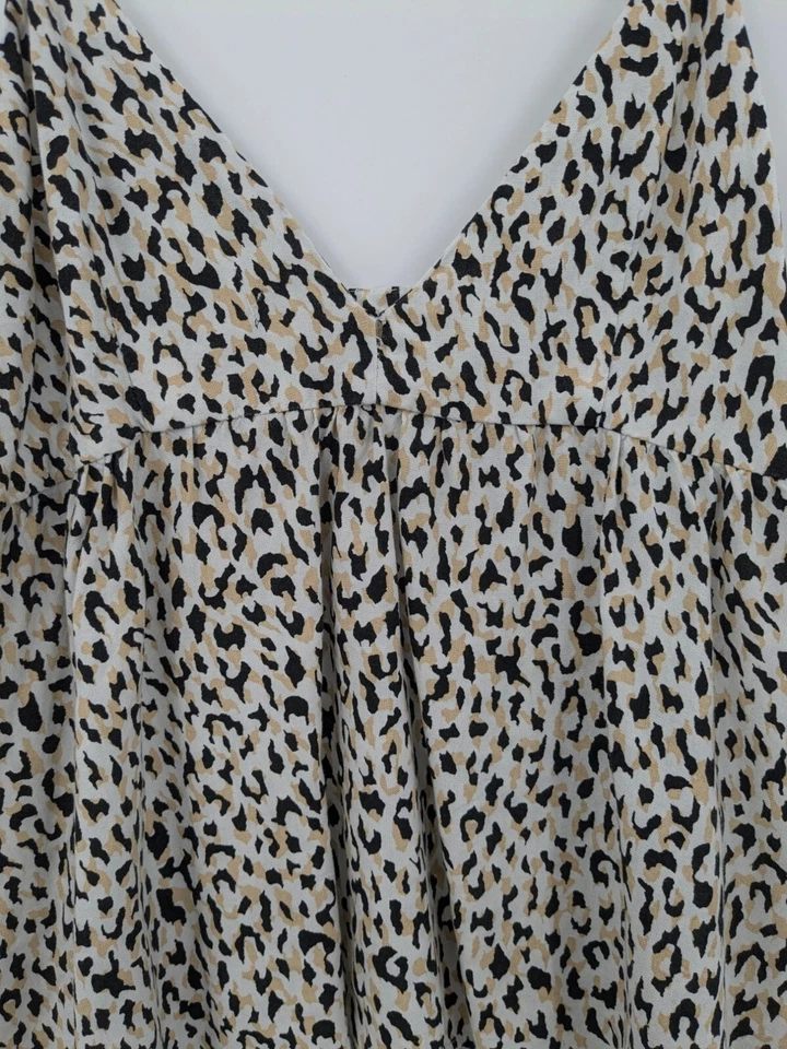 Camiseta Volcom Feminina Tamanho XS Estampa de Leopardo Babydoll Boho Coastal Cowgirl Ano Novo - Imagem 4 de 4