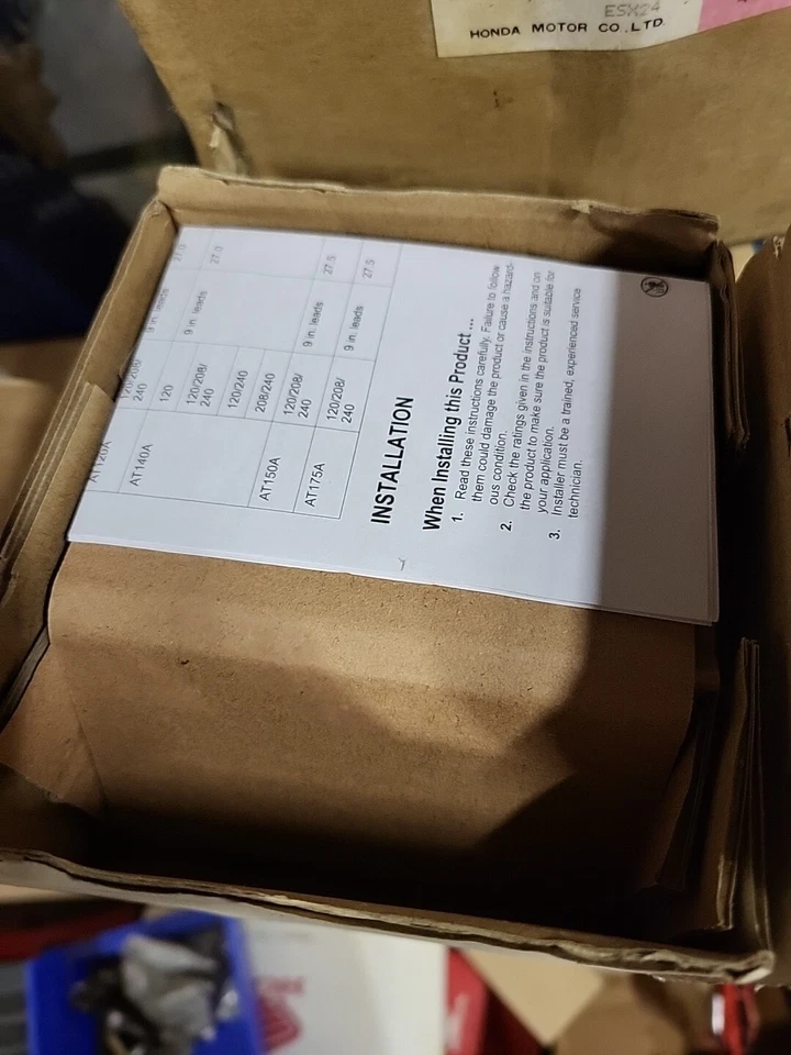 Transformador de vacío Honeywell AT175A1008 montado en pie 120/208/240 Foto 2 de 3