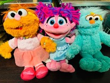 Juego de Peluche Plaza Sésamo Zoe Abby Lo…