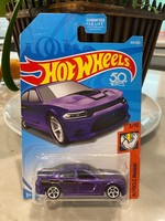 2018 Hot Wheels #313 Muscle Mania 3/10 '15 Dodge Charger SRT Lila, 1:64