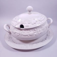 Vintage SANOR CERAMICA Portugal Terra Verde White Majolica Fruit SOUP TUREEN SET