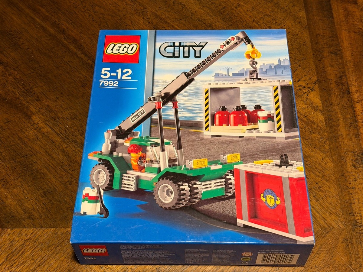 New LEGO City 7992 Container Stacker Shipyard Truck Pallet Harbor