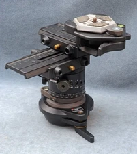 MANFROTTO 303 PANORAMIC HEAD WITH 428 LEVELER & QR PLATE