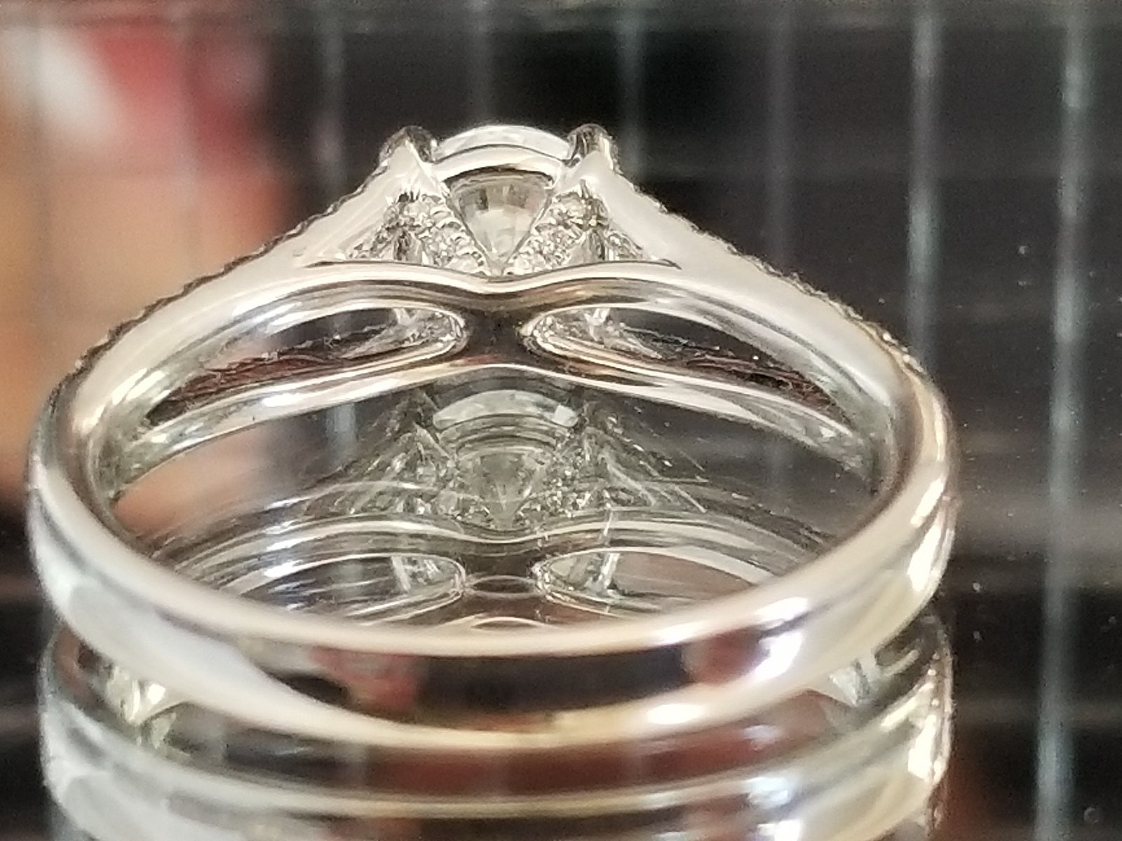 Sparkling Natural Diamond Solitaire Split Shank 1… - image 3