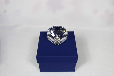 SWAROVSKI Crystal Shell with Pearl Figurine (#14389) NEW OPEN BOX