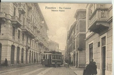 PIACENZA - Via Cavour - Palazzo Nuovo. animata tram - viaggiata  -aav1439