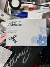 Creative Memories Holly Decorative Punch NEW in box