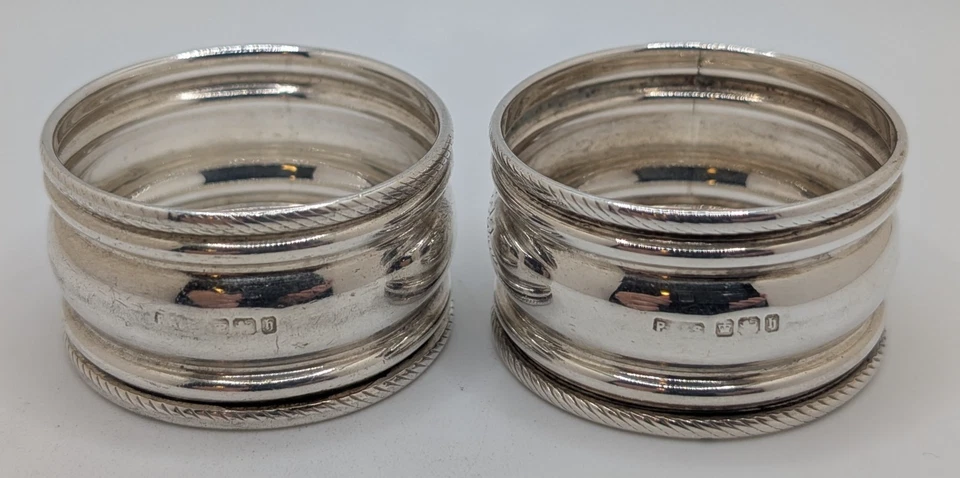 一对古董谢菲尔德纯银餐巾戒指 "P" 初始,日期为 1900 年 — 第 2/4 张图片