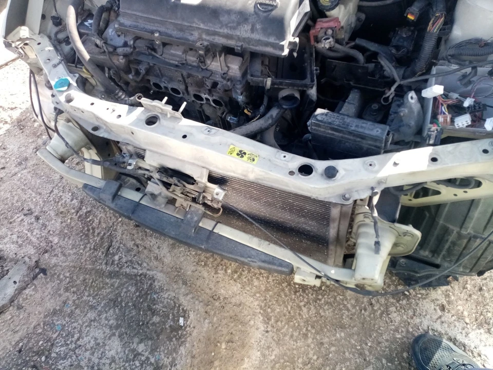 PANNEAU AVANT / 2325536 POUR NISSAN MICRA III K12 1.4 16V - Photo 2/4