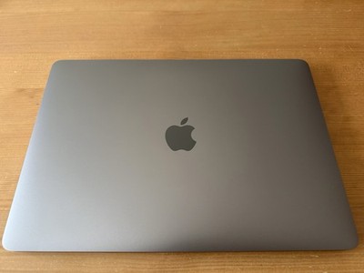 MacBook Pro (13 Zoll, 2016, Vier Thunderbolt 3 Anschlüsse)