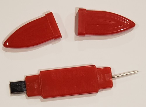 Vintage Rip 'n Pik Red Seam Ripper and Thread Picker & Vintage Needle Threaders - Picture 3 of 4