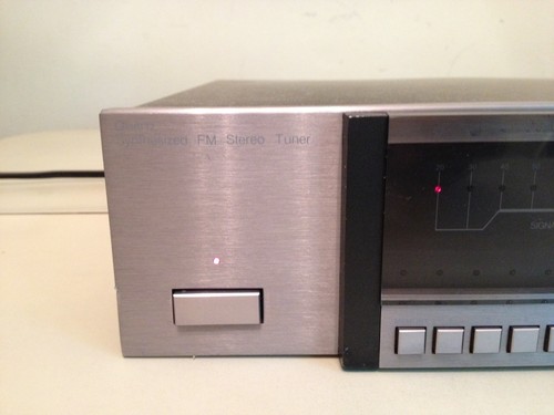 Carver TX-11 Quartz Synthesized Stereo Tuner - Picture 2 of 12