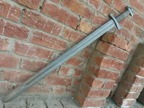 Handmade Full Tang Damascus Sword, Viking Sword, Twist Pattern, Comes with Leath - Picture 5 of 8