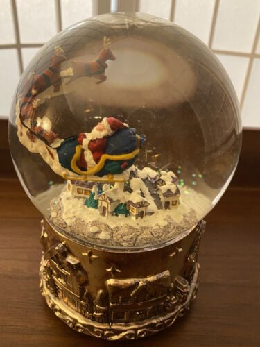 Wallace silverplated flying Santa musical Snow Globe 2002 music box works - Picture 3 of 12