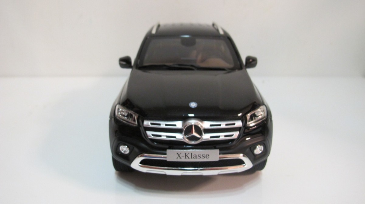 1:18 NOREV MERCEDES BENZ X-KLASSE W470 BLACK FULL OPENED