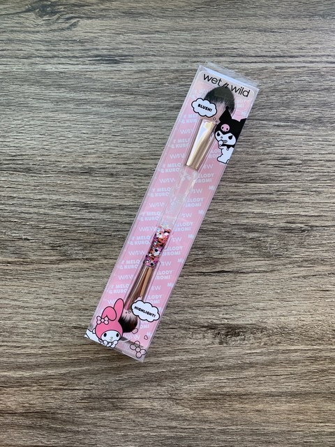 Wet n Wild x My Melody & Kuromi Blush Highlight Face Brush