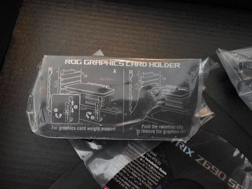 ASUS ROG Hyper M.2 Expansion Card PCIe 5.0 + Accessories - New + FREE DELIVERY - Photo 8/10