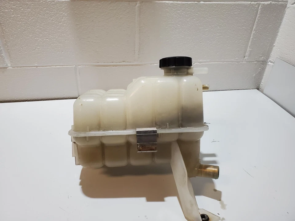 99 2000 01 02 03 04 Chevy/GMC Silverado Sierra резервуар охлаждающей жидкости бутылка для восстановления - Изображение 3 из 4