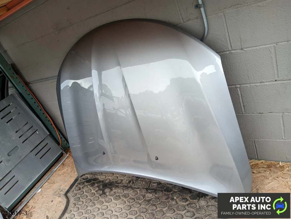 OEM 2015-2017 Chrysler 200 2.4L  HOOD Foto 2 de 4