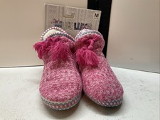 MUK LUKS Slippers Women s Size Medium 6.5-7.5Color: Pink Multi Colored
