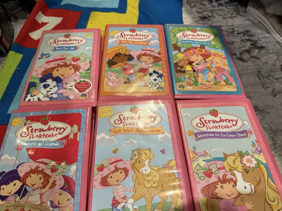 Lot of 8 Vintage Strawberry Shortcake VHS Tapes Rare Pink Clamshell - Image 3 of 4