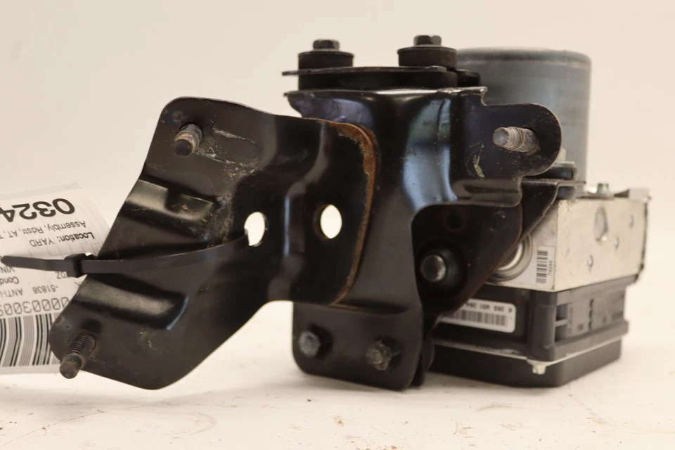 Nissan 370Z 2010 tracción trasera A/T potencia antibloqueo ABS bomba de freno OEM Foto 4 de 4