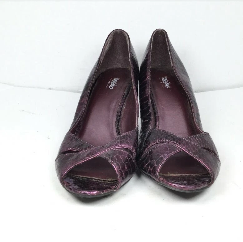 Zapatos de salón Mossimo para mujer con punta abierta de piel de serpiente sin cordones púrpura talla 7 Foto 2 de 4