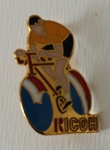 Insigne Boutonnière émaillé Sport - Football, Rugby, Cyclisme - Fabriqué En France