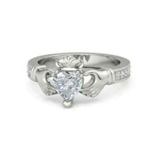 2Ct Simulated Claddagh