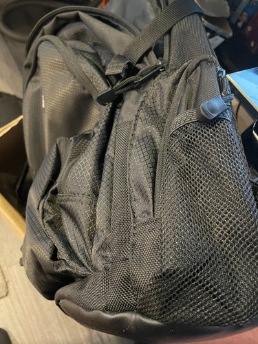 Targus Black Laptop Bag/ Backpack Heavy Duty, Classic, 39.6cm / 15.6”, Brand New - Photo 8/15
