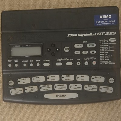 Zoom RhythmTrak RT-223 Drum Machine w/ Box, Battery Powered, Effects, Pads