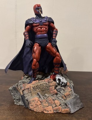 2010 Marvel Diamond Select Magneto Special Collector Edition Action Figure