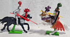 VINTAGE 1970s BRITAINS DEETAIL MOUNTED KNIGHTS WITH LANCES SHIELDS X2 PLASTIC