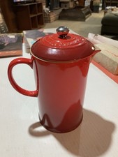 Le Creuset Stoneware French Press 34oz/1 Liter Cerise Red/Clean & Pre-Owned