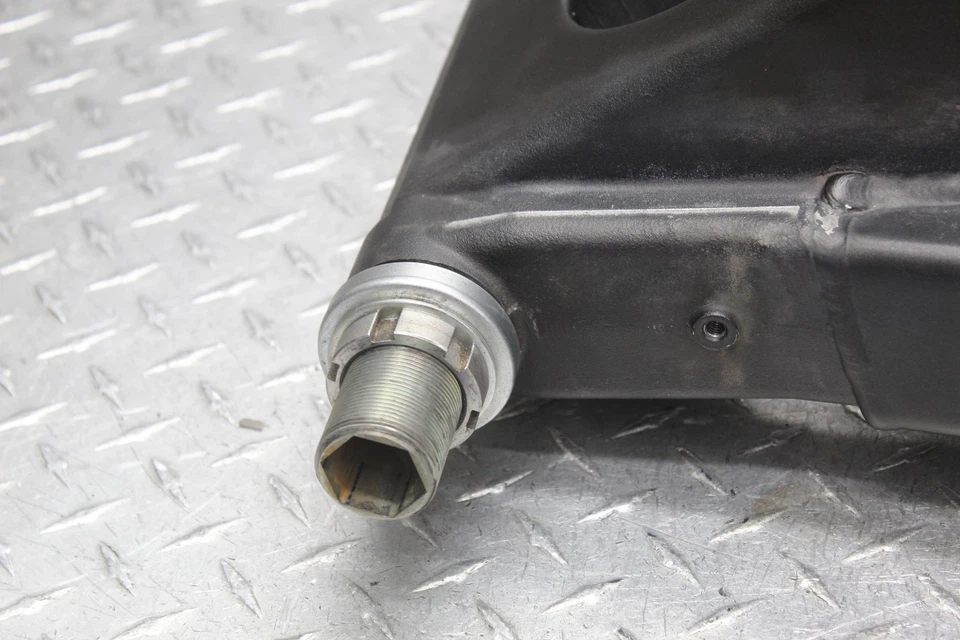 Yamaha YZF R6 2007 basculante Foto 2 de 4