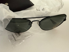 Ray-Ban Aviator Classic Model RB3025 sunglasses w/leather case booklet