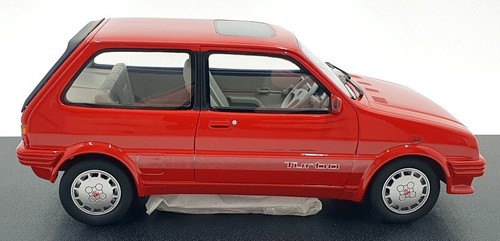 Cult Models 1/18 Scale CML170-3 - MG Metro Turbo 1986-90 - Red - Picture 4 of 5