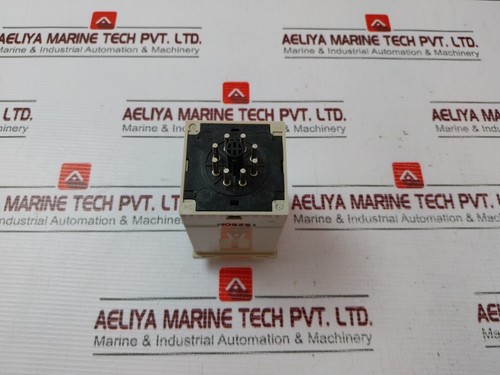 OMRON H3BA-8H-305 Timer Module 100/110/120VAC 50/60Hz 0-1.0 Min - Picture 2 of 10