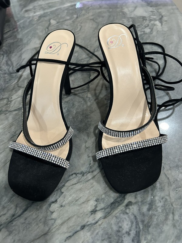 Size 9 Black High Heel Shoes With Rhinestones