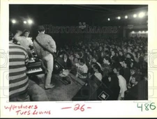 1989 Press Photo Band Made in Japan play at New Orleans Music Hall for crowd