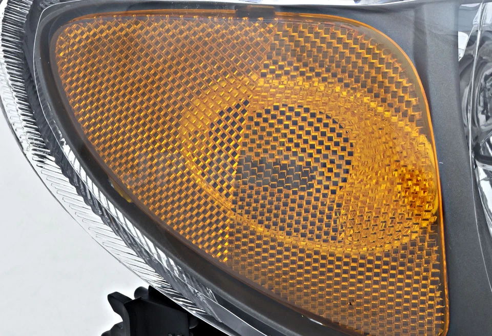 For 2001-2003 Mazda Protege Headlight Halogen Passenger Side - Image 4 of 4