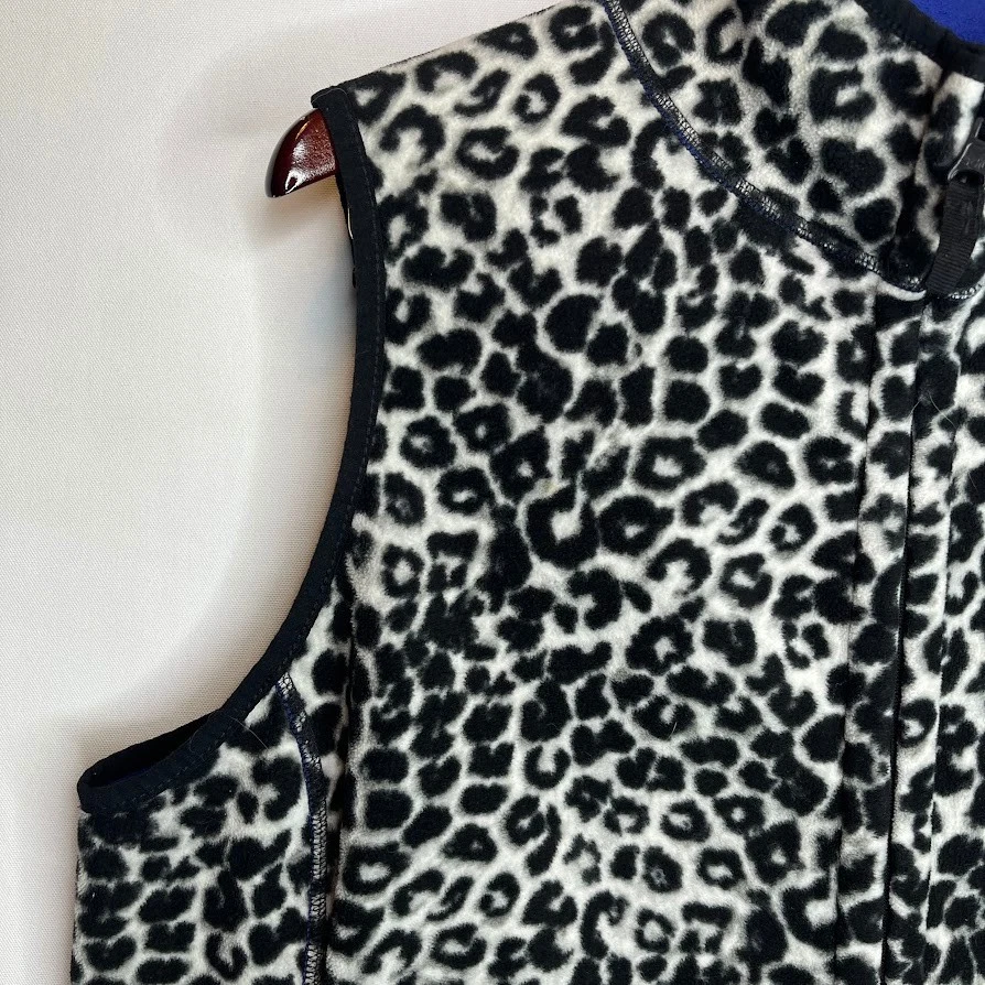 Chaleco polar con estampado de leopardo Kim Rogers para mujer talla 1X sin mangas con cremallera Foto 3 de 4
