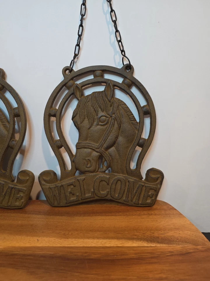 Juego de 2 letreros de bienvenida de hierro fundido cabeza de caballo y herradura cadena 9" rancho vaquero  Foto 3 de 4