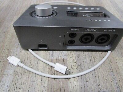 Universal Audio Arrow Thunderbolt 3 with Included Cable IN Universal Audio Arrow Thunderbolt 3 with Included Cable IN